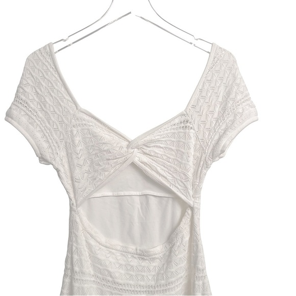 Hollister All-Over Knitted Crochet White Dress With Twist Back Detail Size Small - Picture 5 of 10